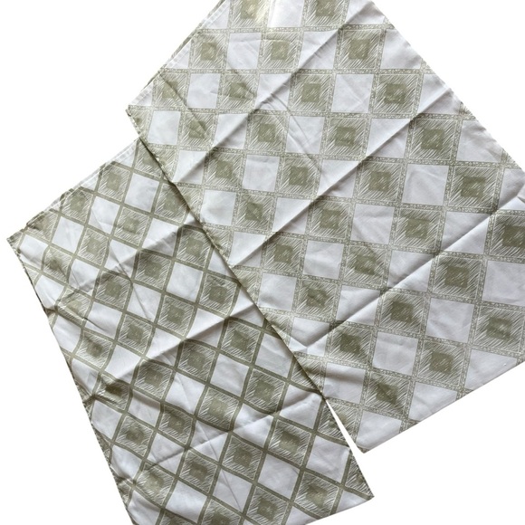 2 Twin fitted sheets + 2 pillowcases set | green diamond pattern - Picture 4 of 6